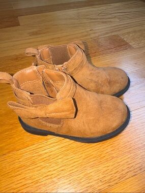 GAP Toddler Brown Suede Ankle Boots with Bow Accent